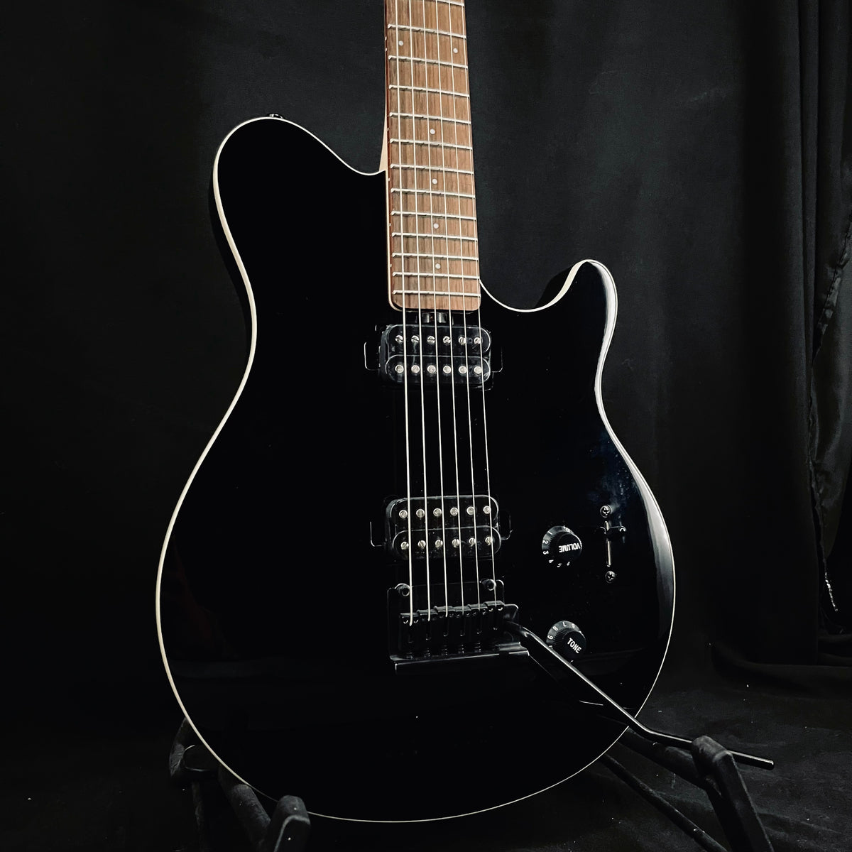 Axis in Black / $5.00 shipping! – Shop Guitar Villa