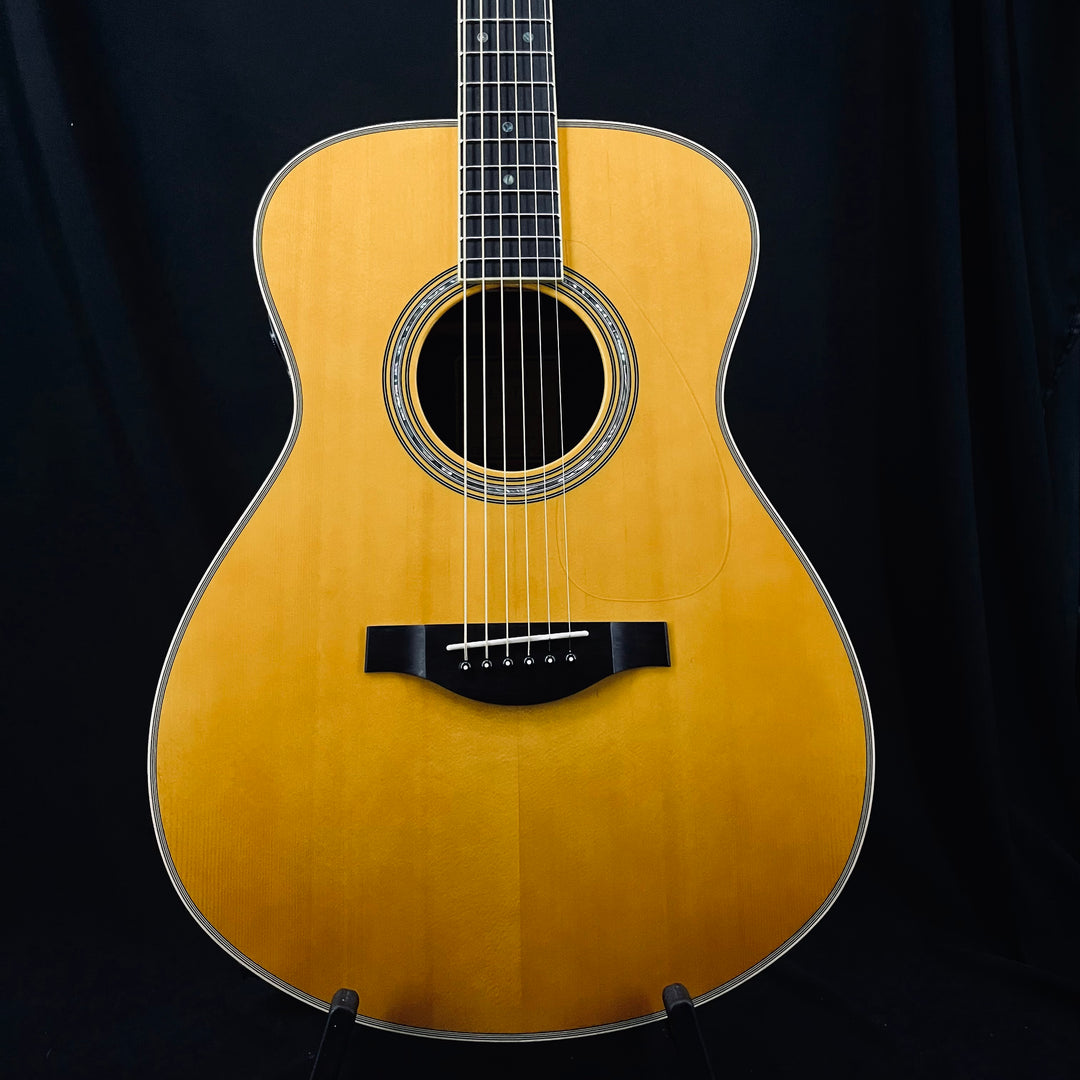 LS-TA Concert Vintage Natural w/ TransAcoustic Electronics & Case