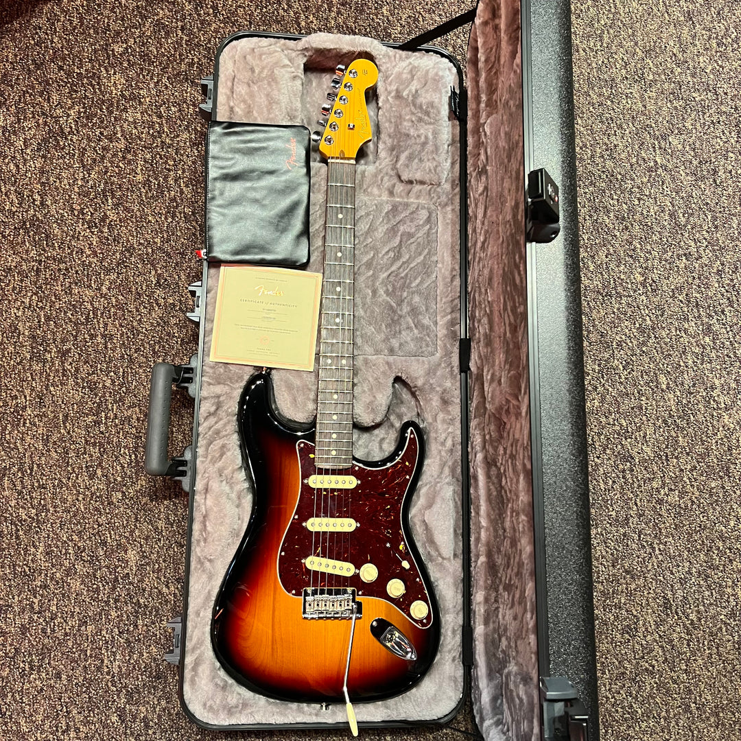 2022 American Professional II Stratocaster 3-tone Sunburst w/ OHSC