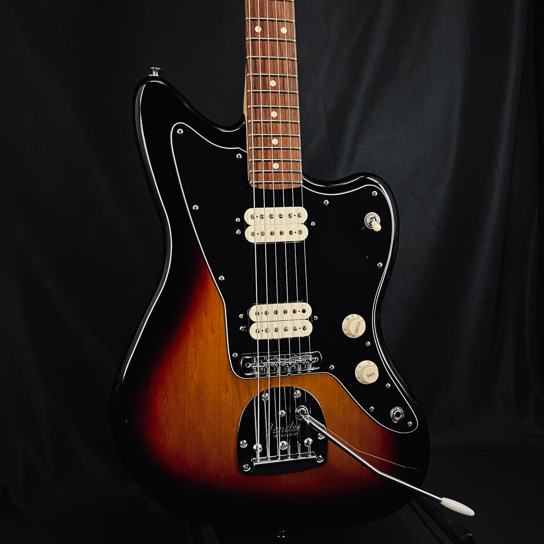 1本で2本分の満足？！ Fender Player Jazzmaster HH Player Series Jazzmaster HH 3-Color Sunburst – Shop Guitar Villa