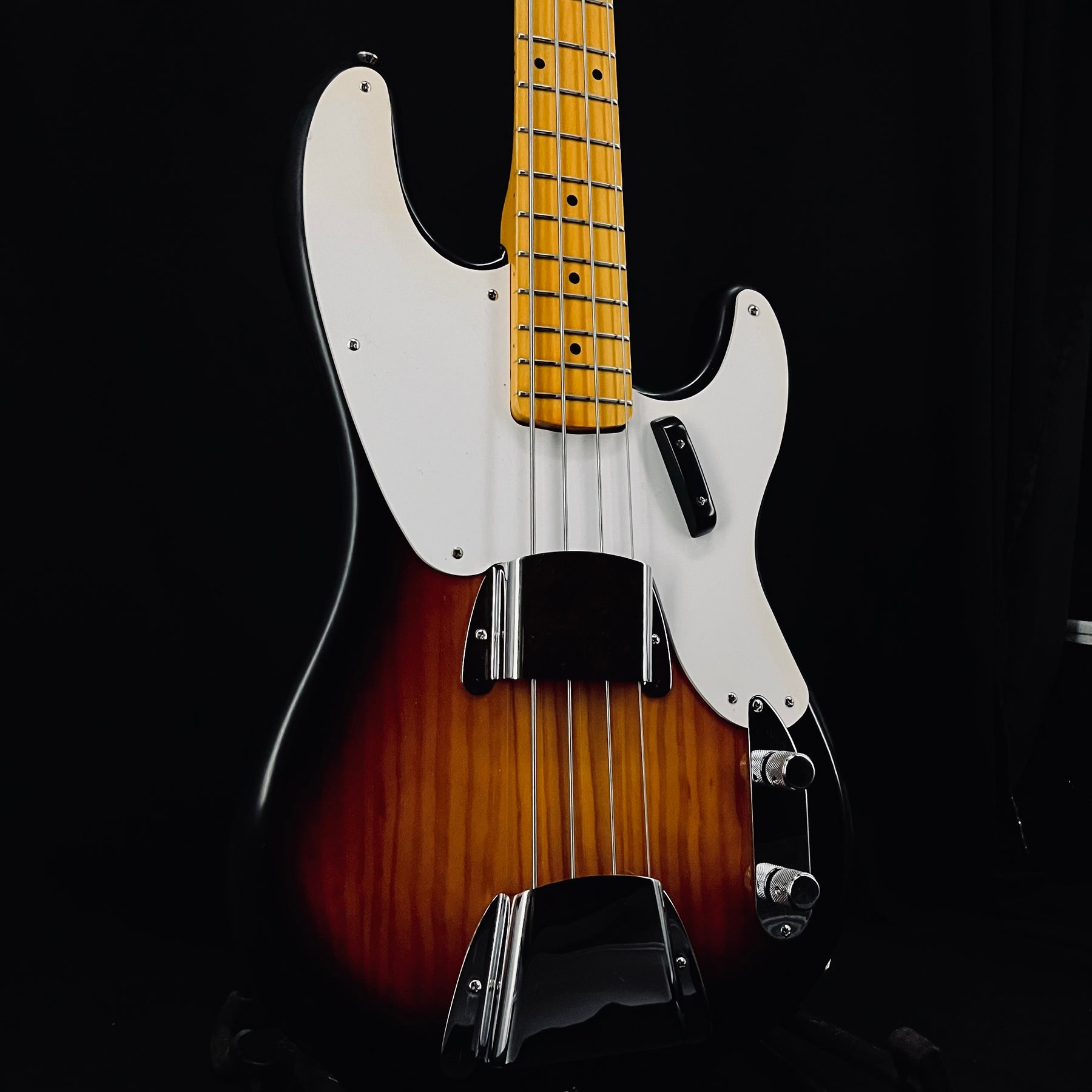 Custom Shop '56 P Bass Sunburst w/ Case (IN STORE SALE