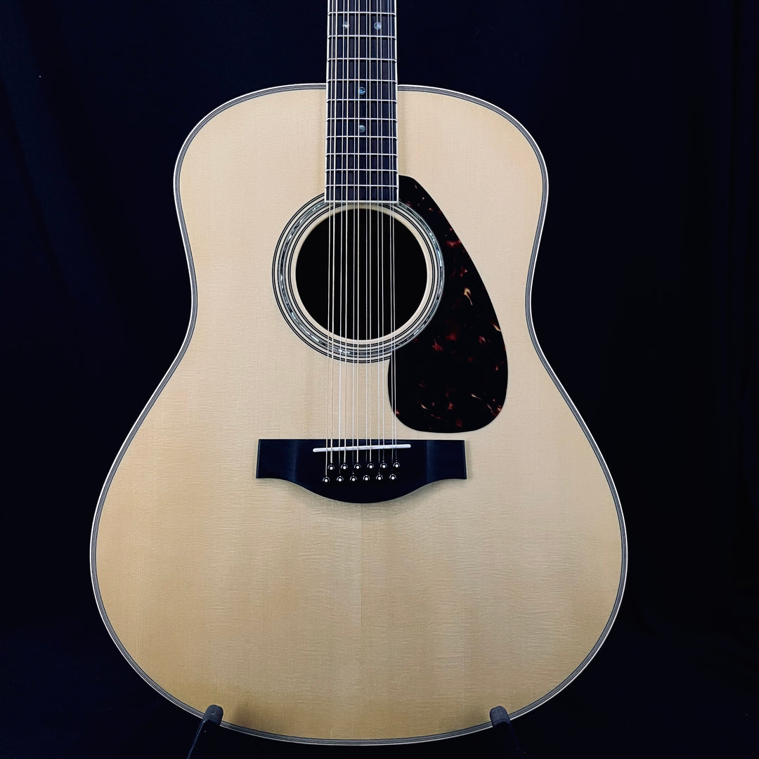 LL16-12HB Dreadnought 12 String Natural w/ Electronics