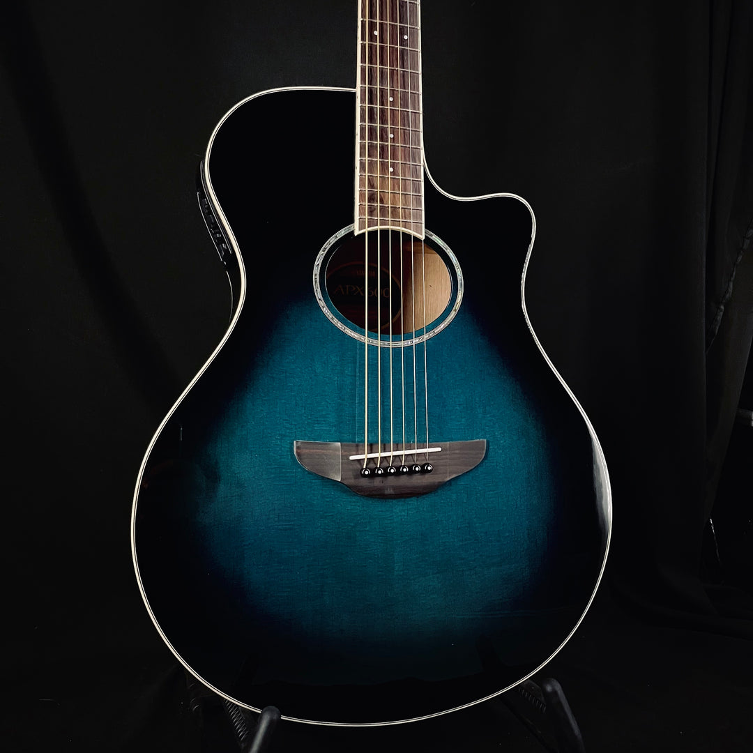 APX600 Concert Oriental Blue Burst w/ Cutaway and Electronics